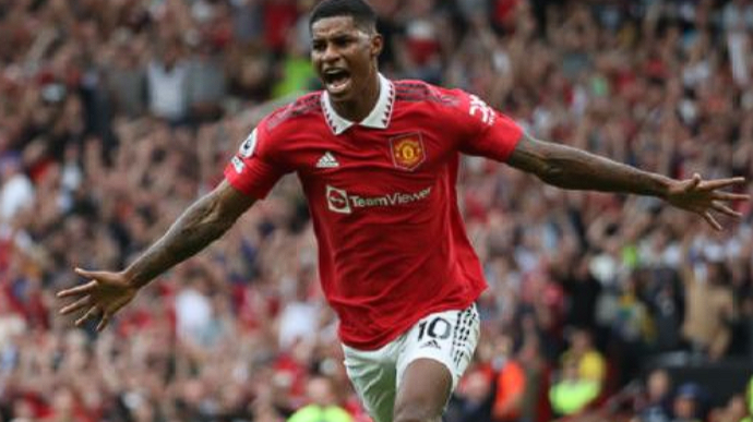 巴萨力克皇马斩获西超杯，拉什福德首冠抒豪情